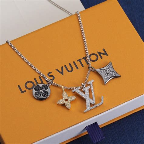 Lv logo necklace : r/1to1reps