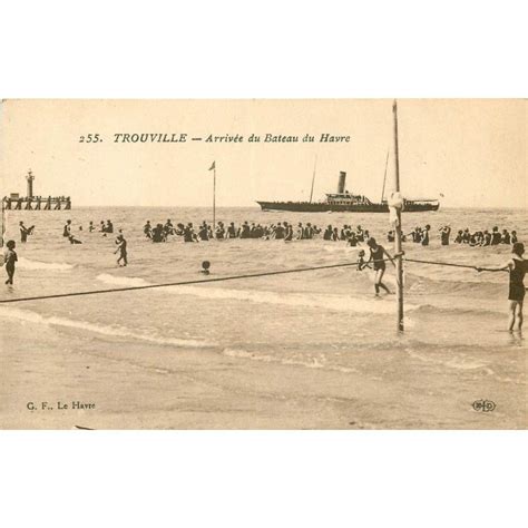 carte postale ancienne 14 TROUVILLE Arrivée du Bateau du Havre et