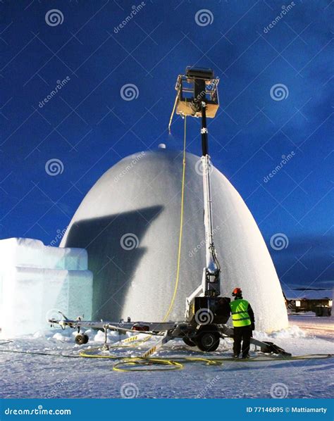 Macchinario Per La Costruzione Delliglù Immagine Stock Immagine Di