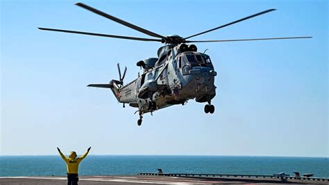 Indian Navy Decommissions Uh H Helicopter After Years Of