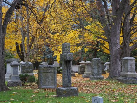 Mount Pleasant Cemetery in Toronto Editorial Stock Image - Image of ...