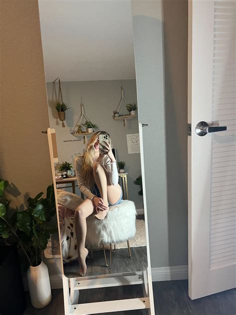 Could use a good massage right now🥰🥰🥰 : r/pantyhose