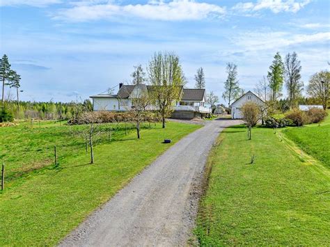 Stora Mosshult Björkbacken 3 i Tived Laxå kommun villa till salu