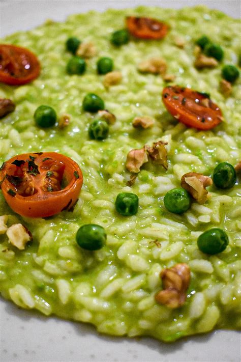 Risotto con crema di piselli e pomodorini semi dry Alè si mangia