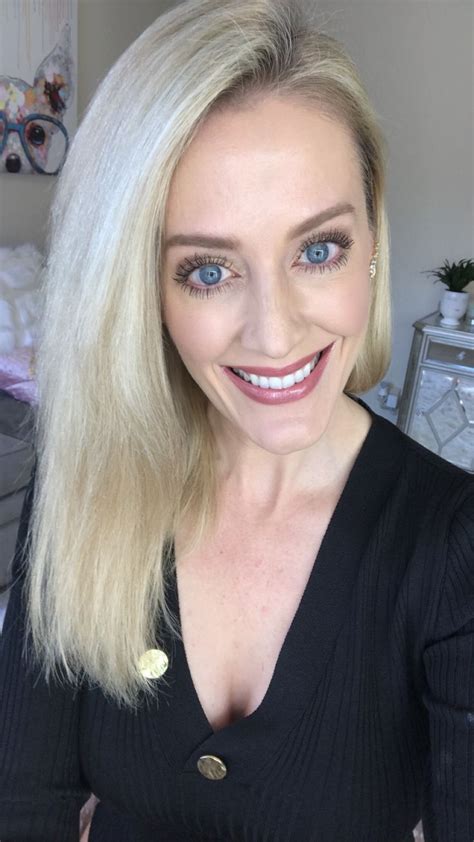 Nude Pink LipSense With Sweet Pea Gloss Lipsense Pinks Nude Pink Lipsense