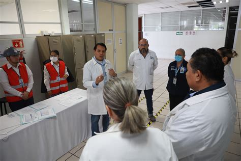 De la teoría a la práctica: Jornada Laboral en el área de Química de la UTS