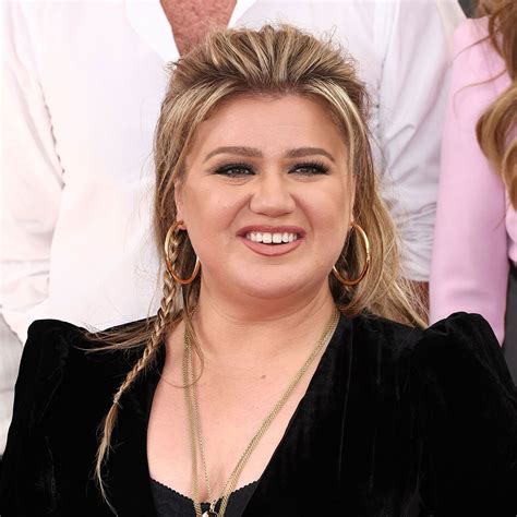 Kelly Clarkson Reportedly Lost Lbs In Months Likely From Ozempic