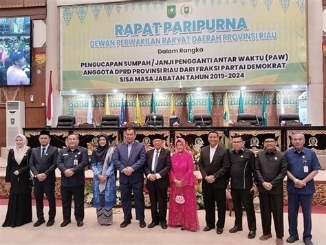 Yuliawati Se Resmi Dilantik Sebagai Anggota Dprd Riau Pergantian Antar