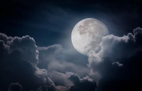 Nighttime sky with clouds, bright full moon would make a great background. — Stock Photo ...