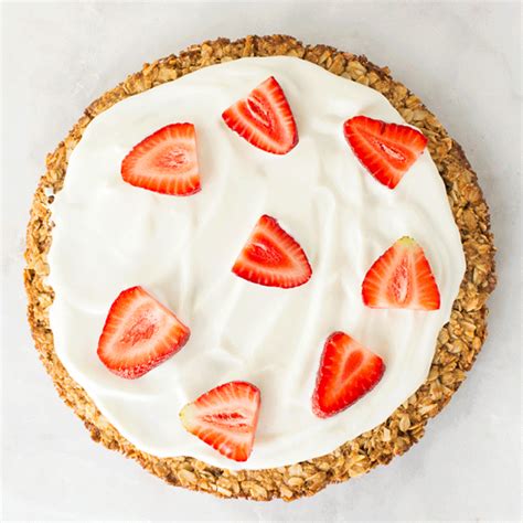 Healthy Fruit Pizza With Granola Crust Video Mindful Avocado