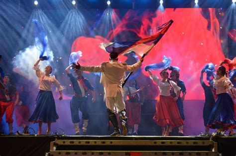 Última Noche Del Festival Nacional Del Litoral Con Transmisión De