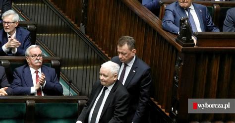 Premier Donald Tusk uderza w prezesa Jarosława Kaczyńskiego Upadek