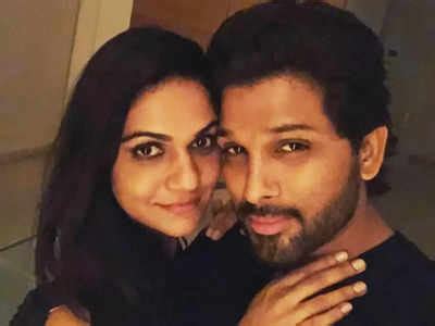 Allu Arjun S Romantic Selfie With His Wife Sneha Reddy From New York