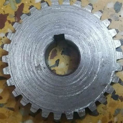 Heavy Vehicle Round Mild Steel Gear Pinion For Automobile Industry 30