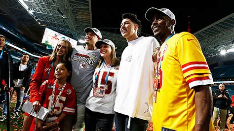 Patrick Mahomes’ Siblings: Everything To Know – Hollywood Life