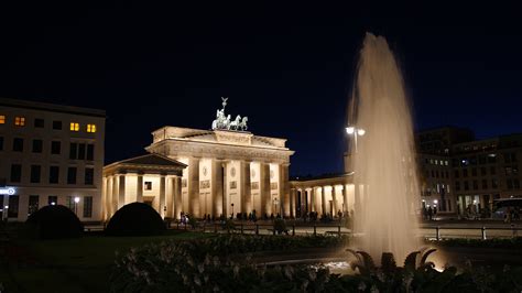 Fondos de Pantalla 3840x2160 Berlín Alemania Fuente Brandenburg gates