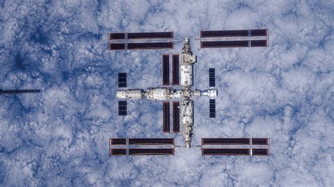 China releases 1st images of complete Tiangong space station (photos ...