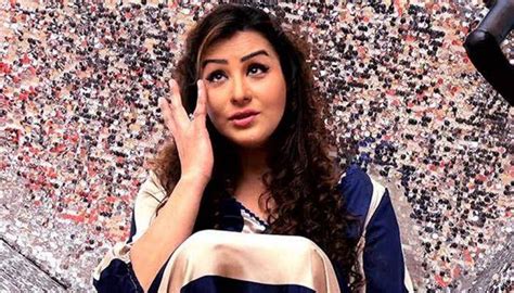 Bigg Boss 11 Winner Shilpa Shinde Dedicates Win To Late Father—check