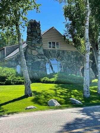 Mushroom House Tours Charlevoix What To Know Before You Go