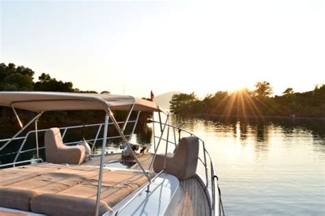 Boat Insurance Coverage What Do Boat Insurance Policies Cover Discover Boating