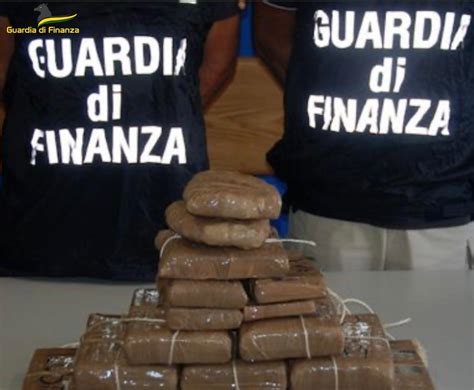 Livorno Arrestate A Cecina 2 Persone E Sequestrati 23 Kg Di Cocaina