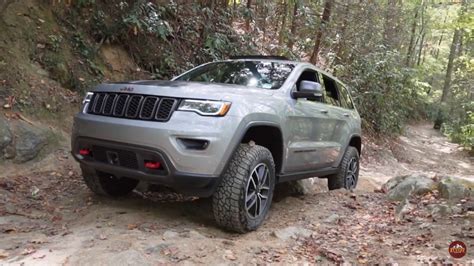 Jeep Grand Cherokee Trailhawk Tire Size