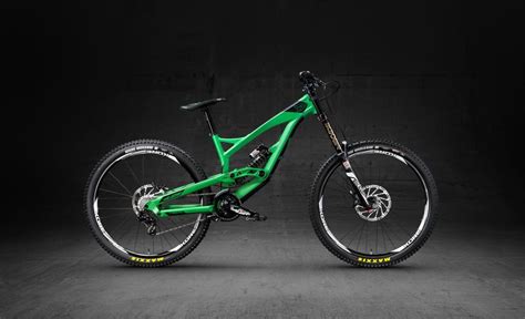 Yt Tues 2016 Al Comp Downhill Bike Favbikede