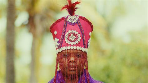 The Glory of Crowns: Head Adornment in the African Diaspora | Fowler ...