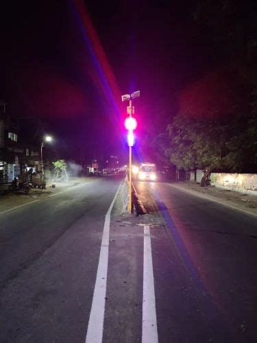 Red Polycarbonate Led Solar Traffic Signal Light At Rs In Madurai