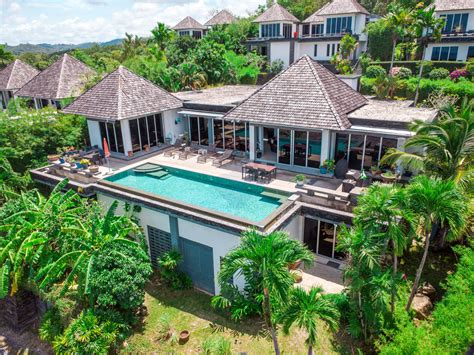 5-Bedrooms Ocean View Luxury Villa | RE/MAX Signature Real Estate