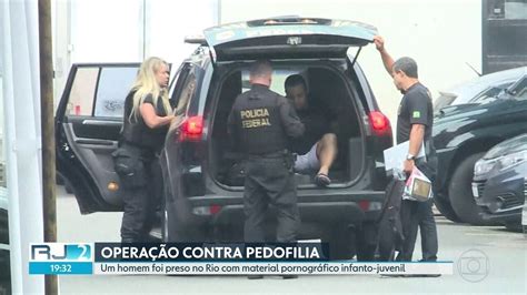 Vídeo Homem é preso por pedofilia no Rio em operação da Polícia