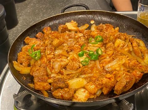 [수원] 영통 고기맛집 돼지김치구이 맛집 정통집 수원영통점 경희대 국제캠 맛집 술집 찐 맛도리 추천 네이버 블로그