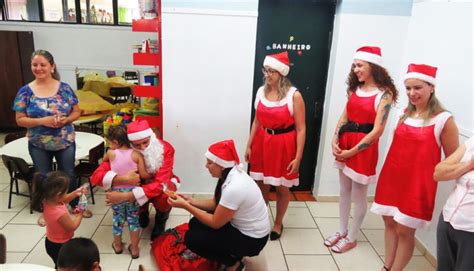 Unimed Erechim Realiza Visita De Natal Na Escola Caras Pintadas