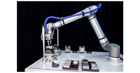 Universal Robots New Ur Collaborative Robot Makes U S Debut At Imts