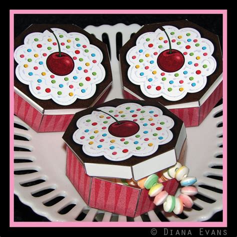 made some cupcake box templates for treat boxes..... | Cupcake gift, Cupcake boxes template ...