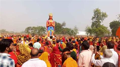 Bageshwar Baba Grand Kalash Yatra Started With Gaiety Patna Swings In