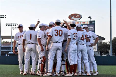 Texas Shuts Out Texas Southern 10 0 Picks Up Big Win In Regional Opener