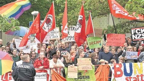 Gauland In Schauenburg 700 Gegen Demonstranten Bei AfD Wahlkampfauftakt