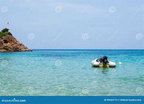 Inflatable Dinghy Boat with Outboard Motor Moored in Tropical Sea Stock Photo - Image of dingy ...