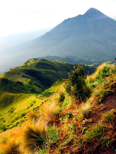 Mengenal Gunung Merapi Background Wallpaper Imagesee