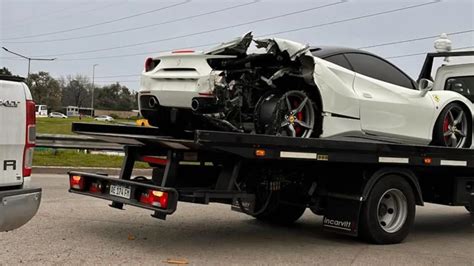 Una Ferrari De Más De 1 Millón De Dólares Destrozada En Panamericana