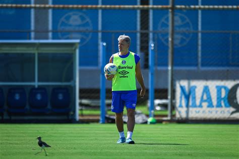 Renato Comanda Treino Fechado Nesta Quarta Feira Grupo A Hora