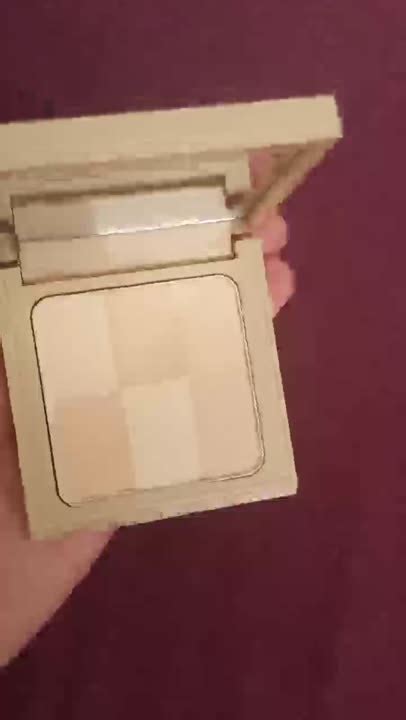 BOBBI BROWN Пудра компактная Nude Finish Illuminating Powder 3 Nude