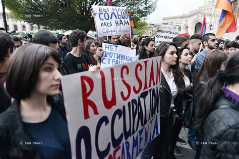 Hundreds In Yerevan Protest Russian Arms Sales To Azerbaijan