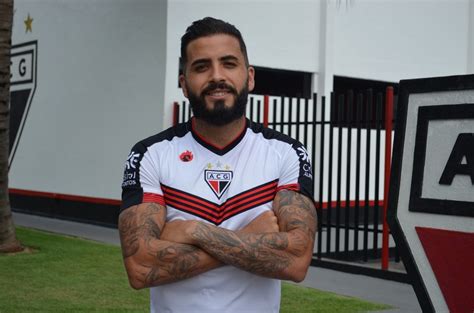 Volante Andr Castro Retorna Para Segunda Passagem No Atl Tico Go