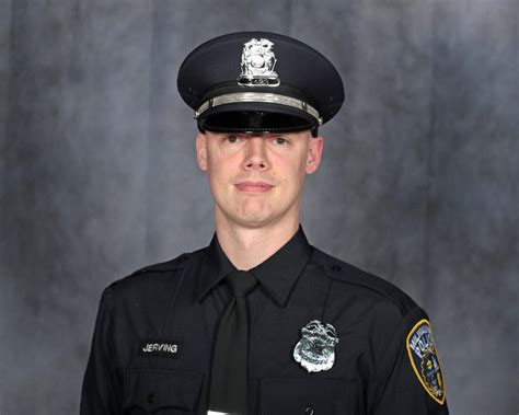 Milwaukee police officer Peter Jerving killed trying to arrest robbery ...