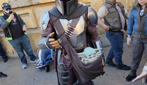 Photos Video The Mandalorian And Grogu Debut In Star Wars Galaxy S