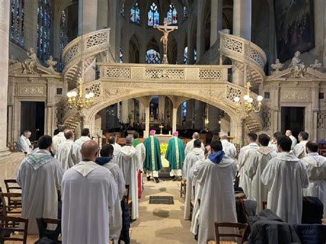 Parigi Val Bene Una Messa Ma Non Pi Un Modello Lospiffero