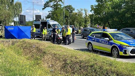 Warszawa Wypadek na Modlińskiej Zginął motocyklista TVN Warszawa