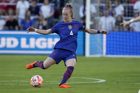 USWNT captain Becky Sauerbrunn to miss World Cup due to injury ...